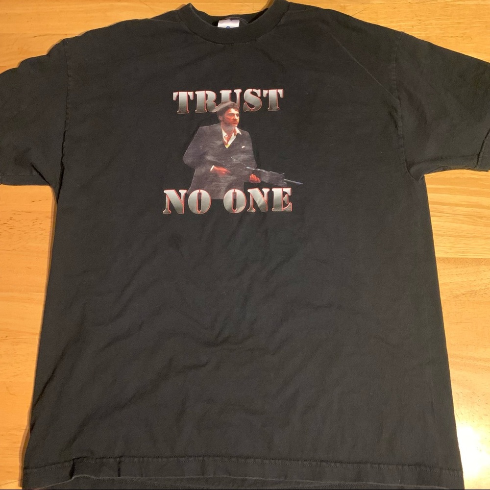 Trust No One size Large Black Scarface T-Shirt